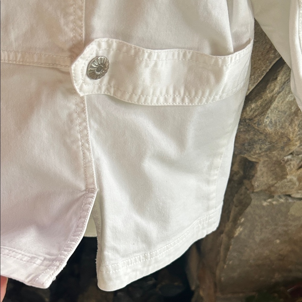 Dressbarn White Jean Jacket Size X-Large; Cropped Length; 3/4 Sleeve; 4 Pockets - Picture 14 of 16